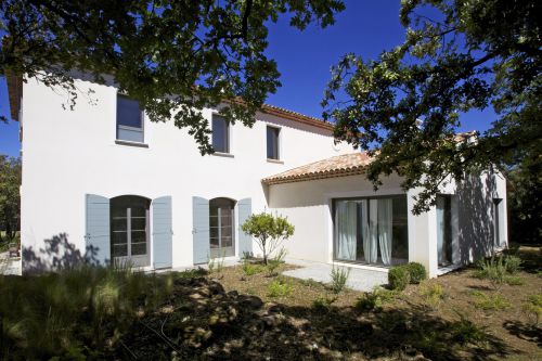 Bastide traditionnelle et contemporaine à Rognes